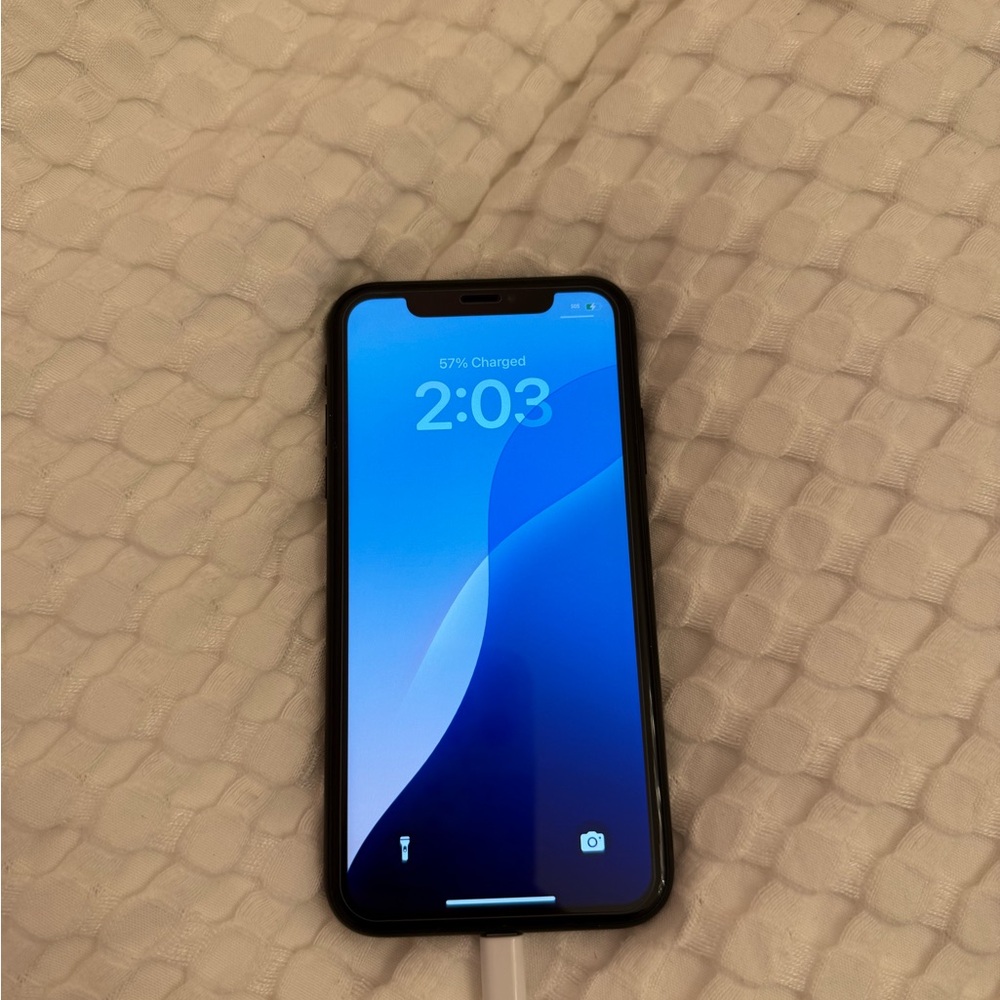 Black iPhone XR. Wiped. Great Condition